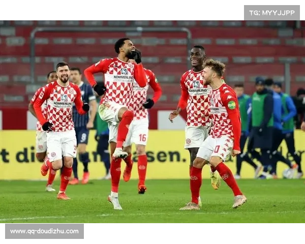 美因茨2-0完胜奥格斯堡，获得点球8个并列德甲最多